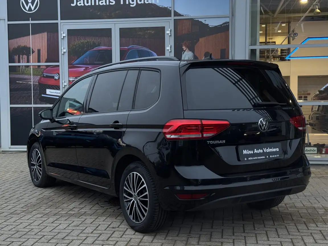 VOLKSWAGEN TOURAN