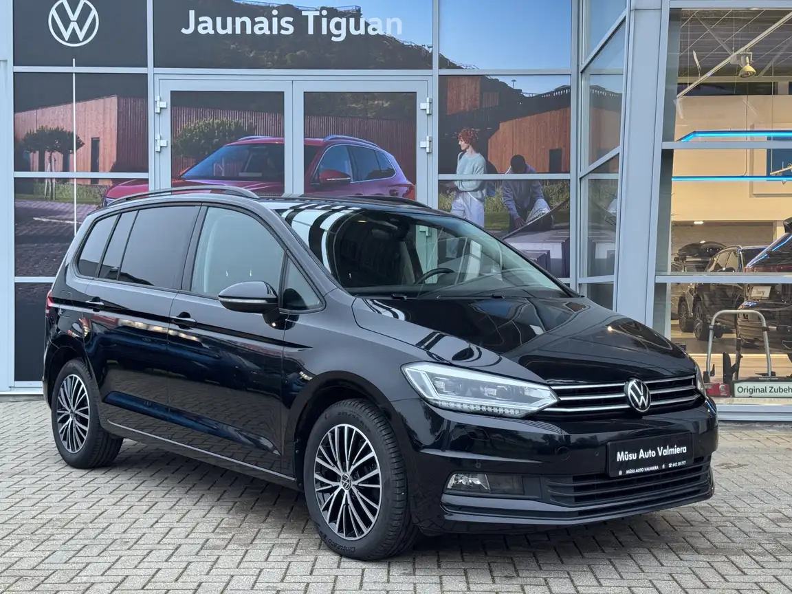 VOLKSWAGEN TOURAN