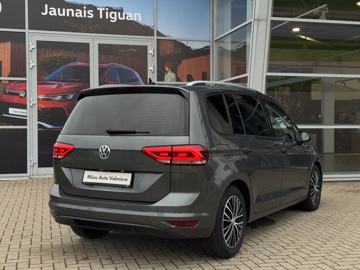 VOLKSWAGEN TOURAN