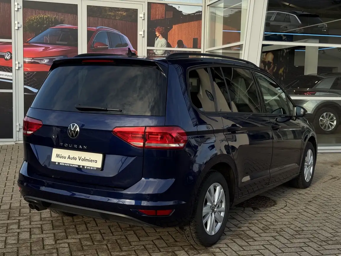 VOLKSWAGEN TOURAN