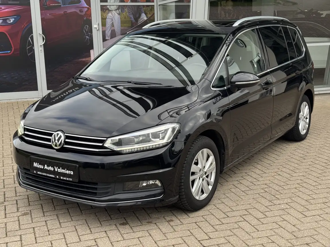 VOLKSWAGEN TOURAN