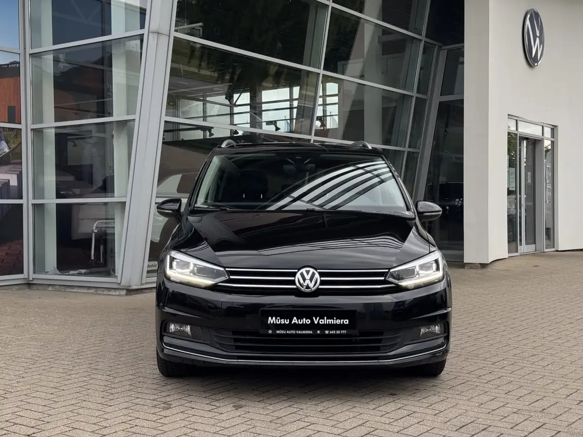 VOLKSWAGEN TOURAN
