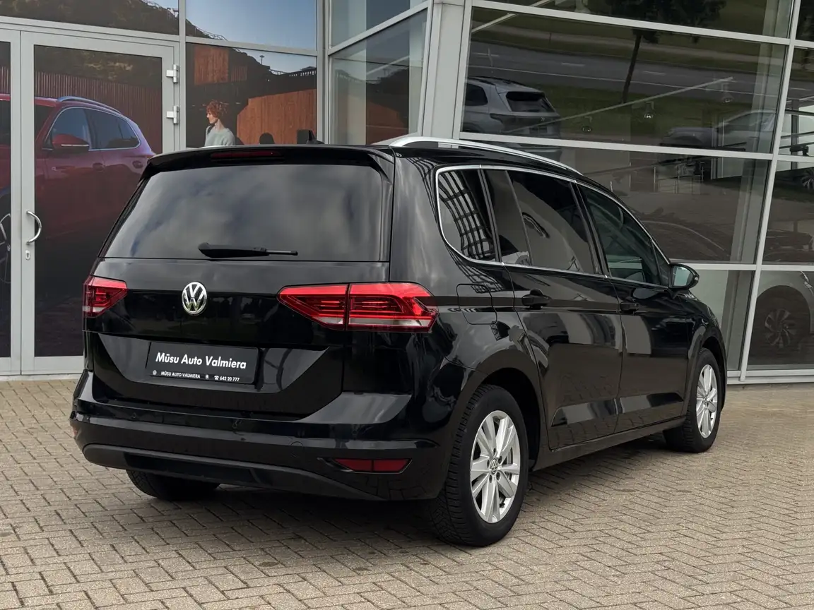 VOLKSWAGEN TOURAN
