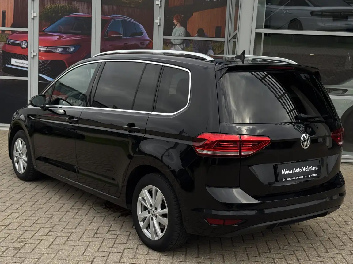 VOLKSWAGEN TOURAN