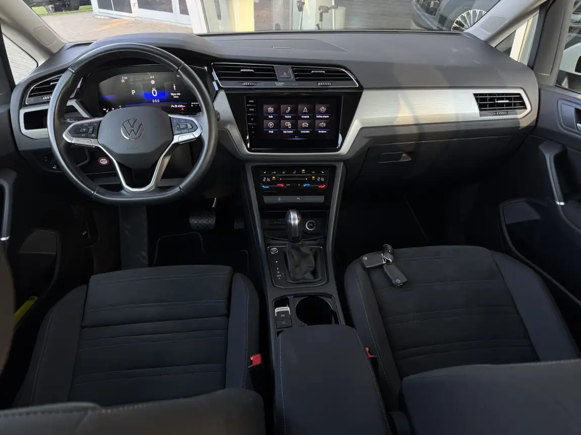 VOLKSWAGEN TOURAN