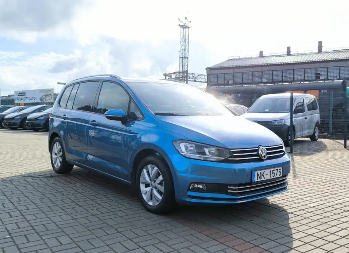 VOLKSWAGEN TOURAN