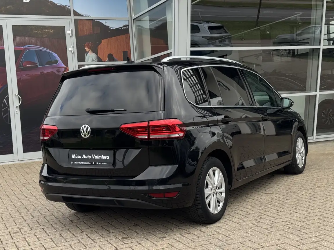 VOLKSWAGEN TOURAN