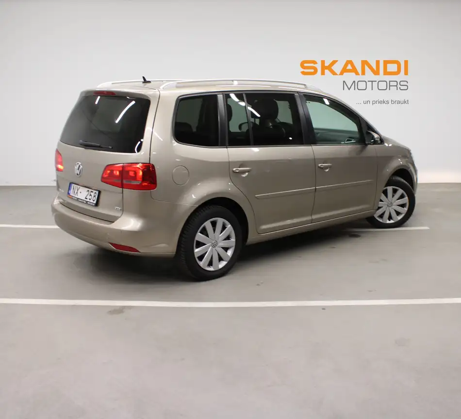 VOLKSWAGEN TOURAN