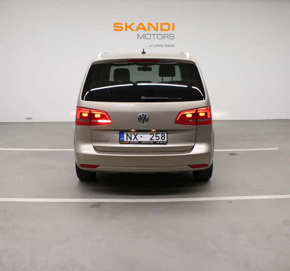 VOLKSWAGEN TOURAN