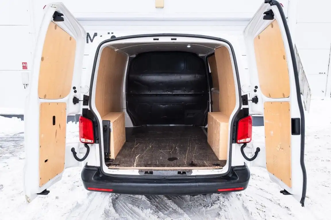 VOLKSWAGEN TRANSPORTER