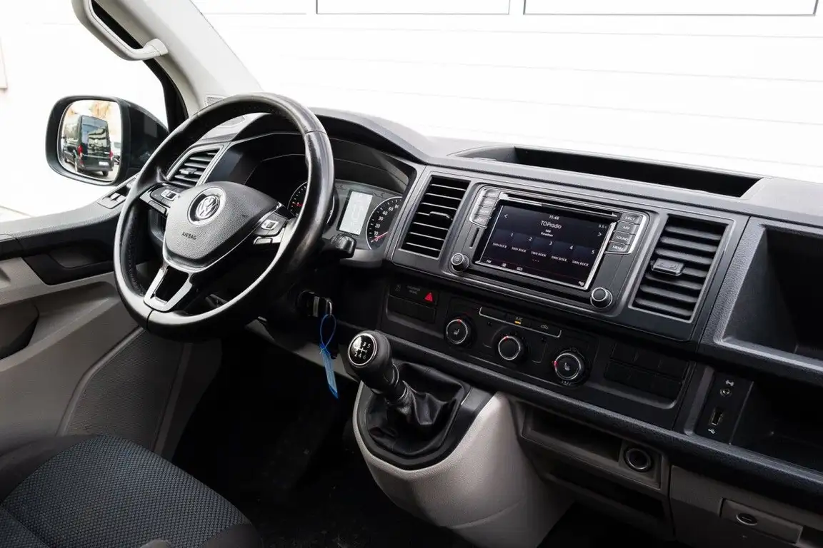 VOLKSWAGEN TRANSPORTER