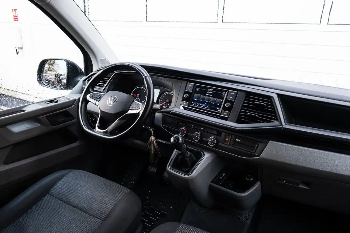 VOLKSWAGEN TRANSPORTER