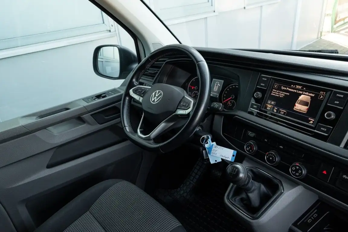 VOLKSWAGEN TRANSPORTER