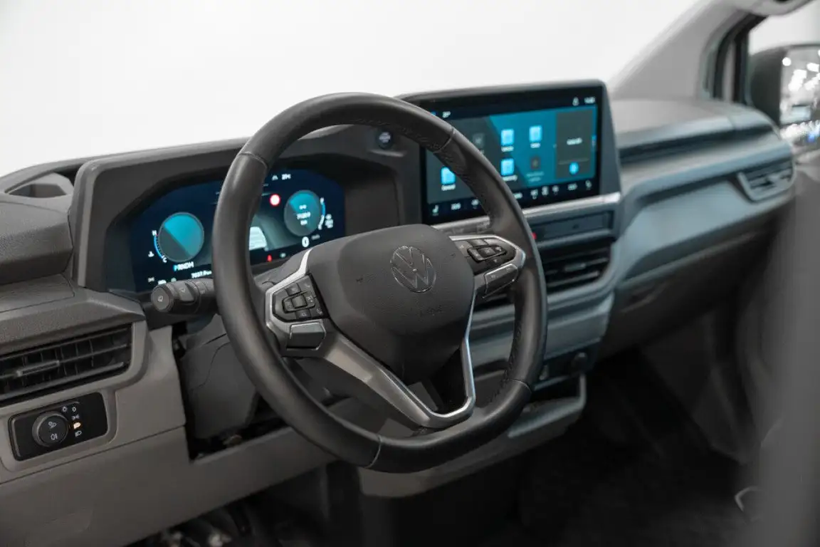 VOLKSWAGEN TRANSPORTER