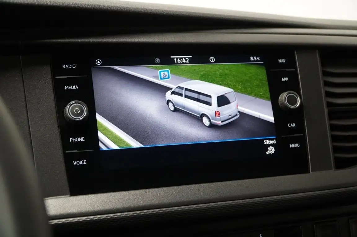 VOLKSWAGEN TRANSPORTER