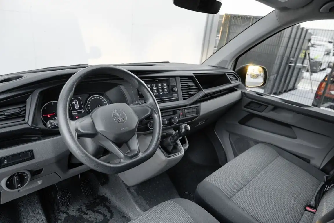 VOLKSWAGEN TRANSPORTER