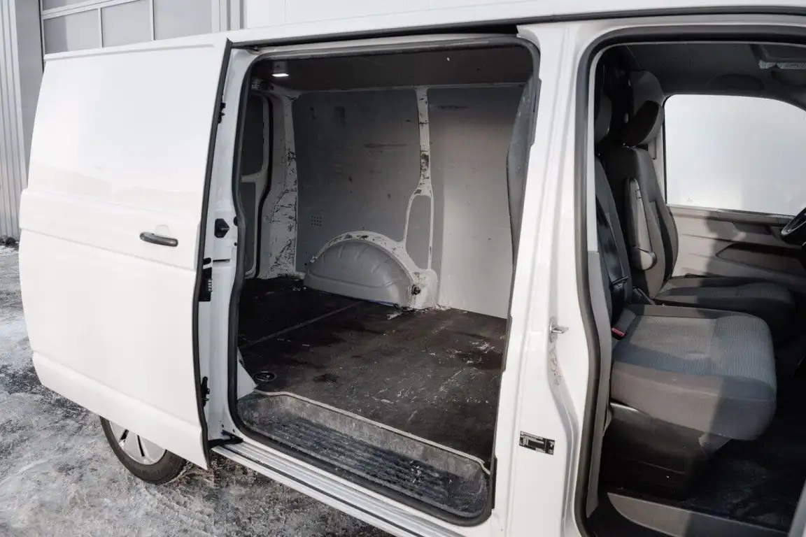 VOLKSWAGEN TRANSPORTER