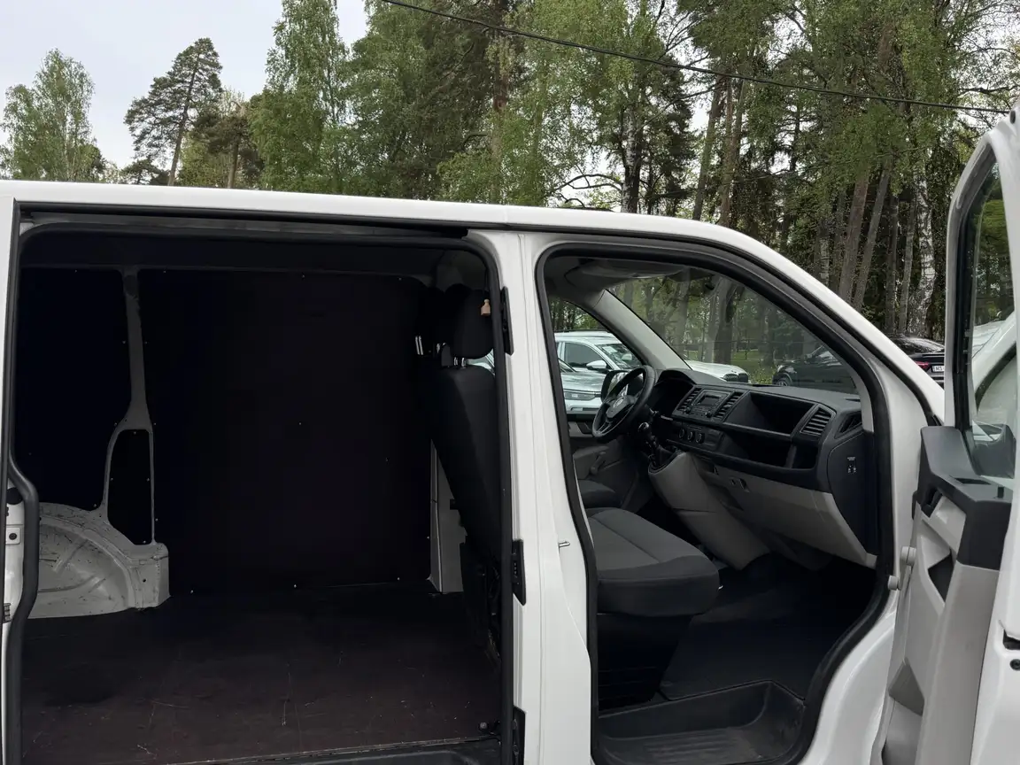 VOLKSWAGEN TRANSPORTER