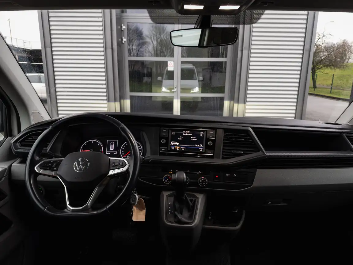 VOLKSWAGEN TRANSPORTER