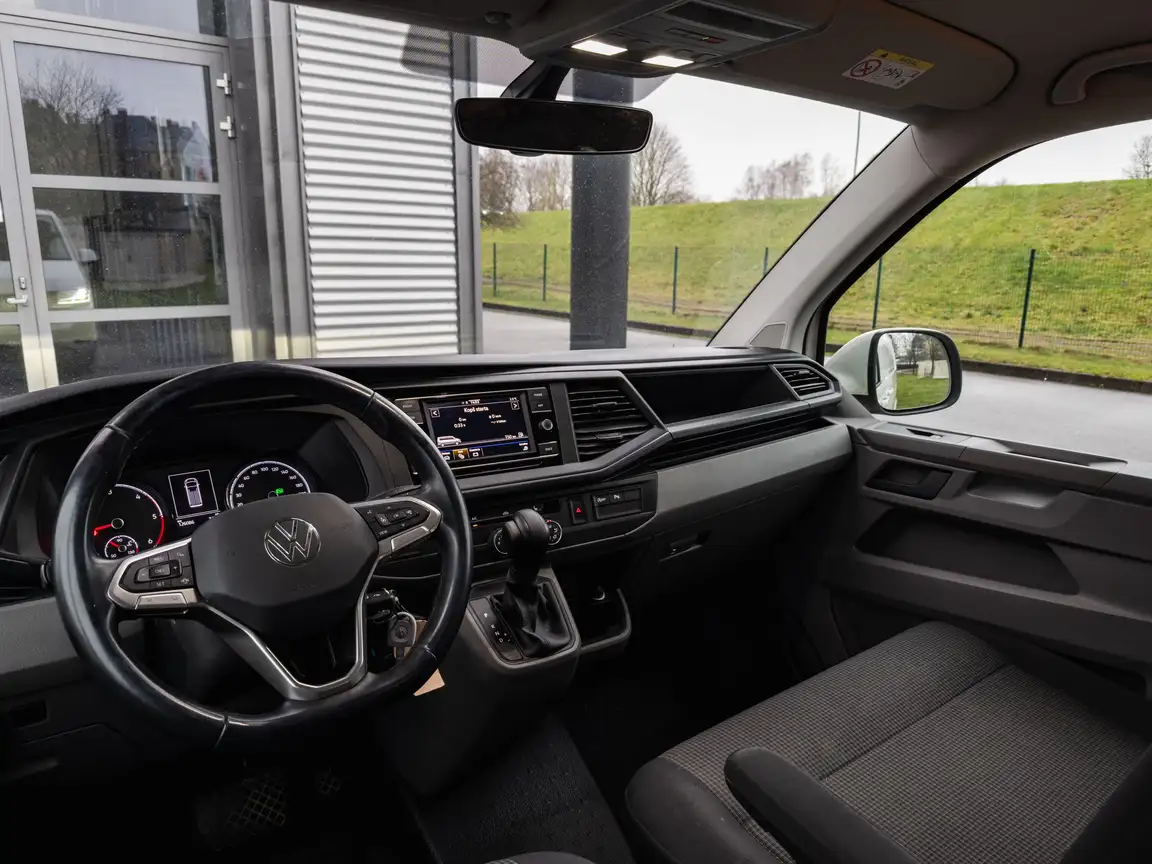 VOLKSWAGEN TRANSPORTER