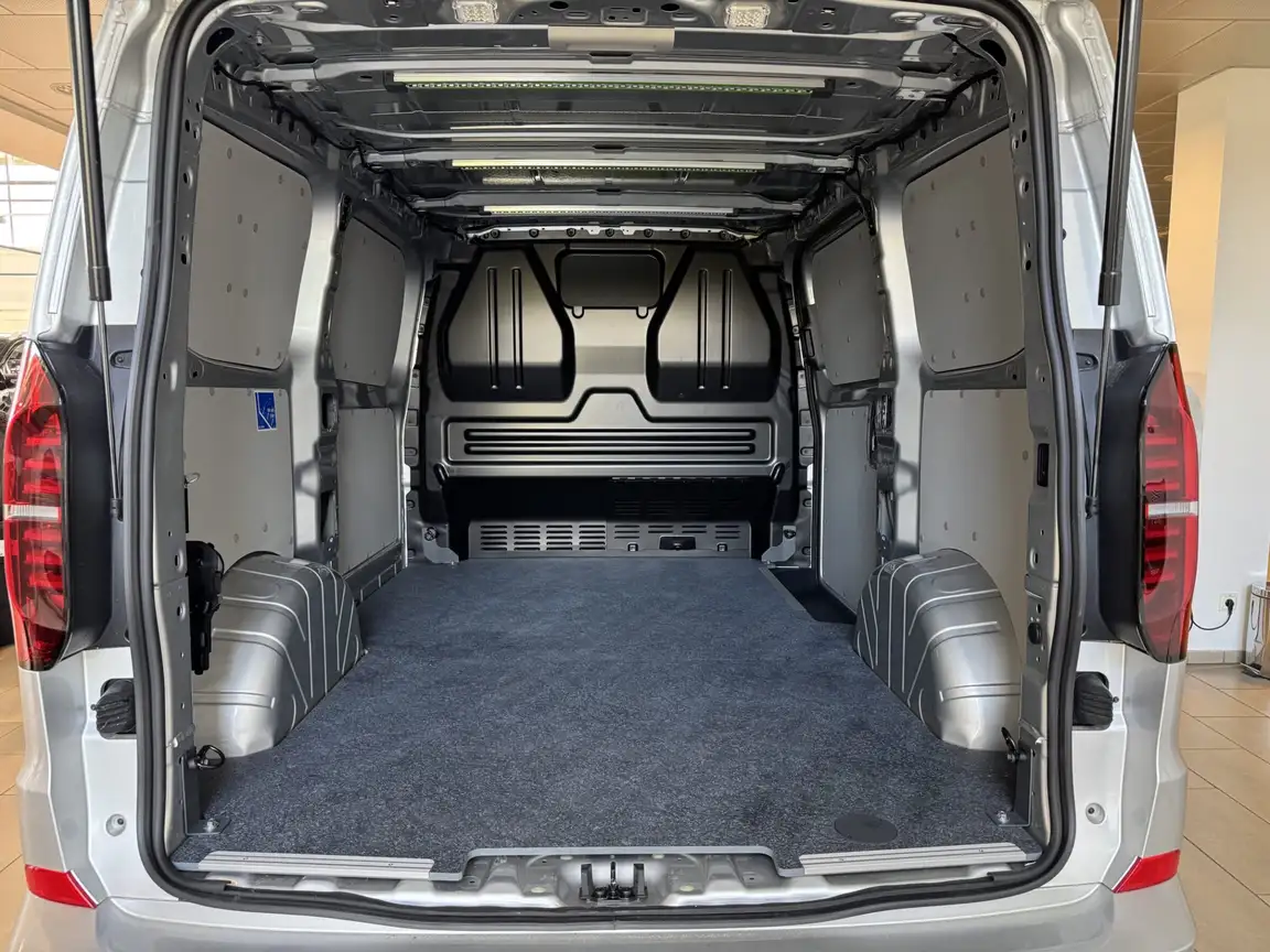 VOLKSWAGEN TRANSPORTER