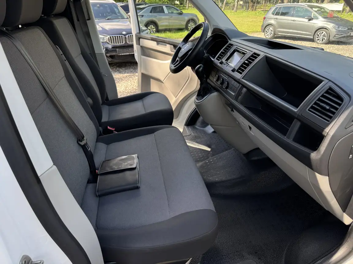 VOLKSWAGEN TRANSPORTER