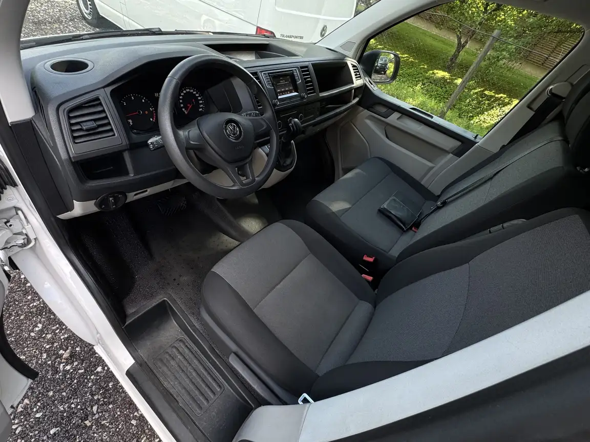VOLKSWAGEN TRANSPORTER