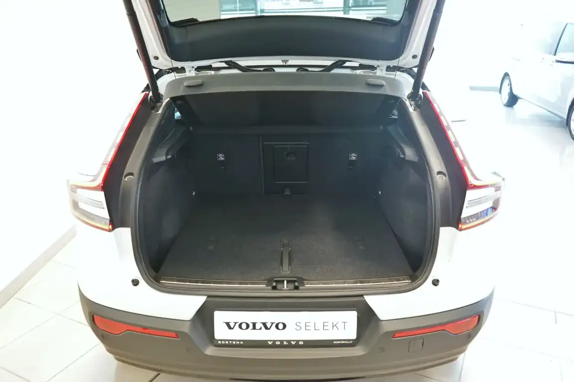 VOLVO C40