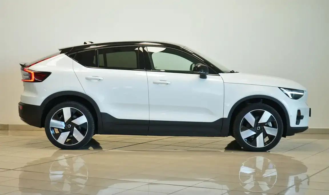 VOLVO C40