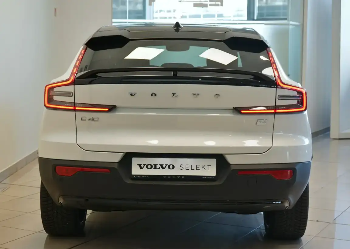 VOLVO C40