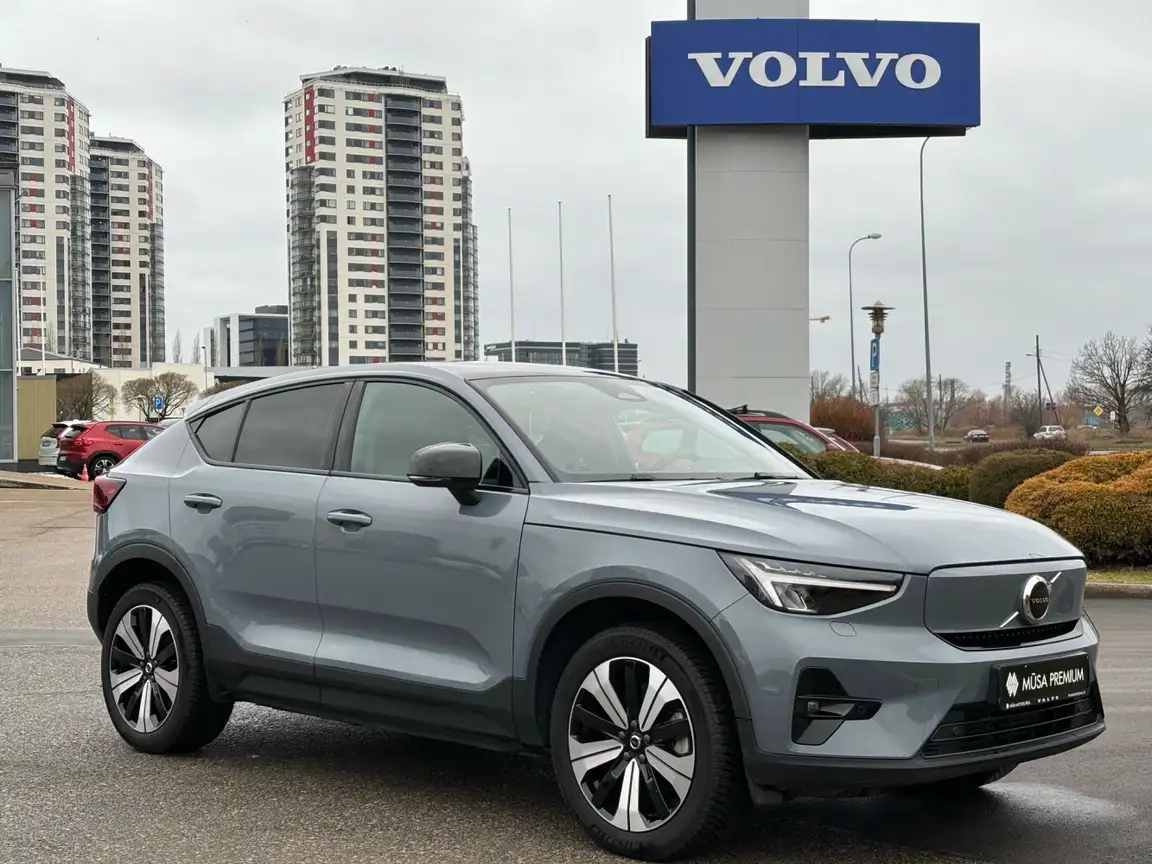 VOLVO C40
