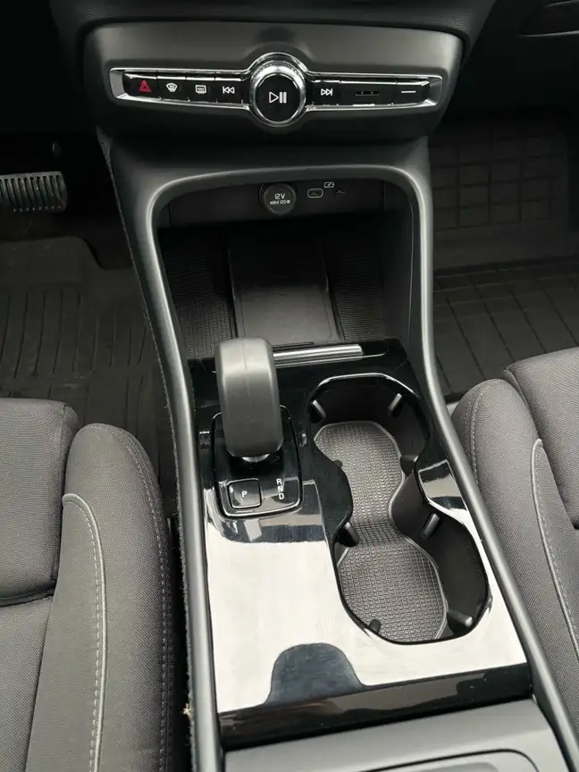 VOLVO C40