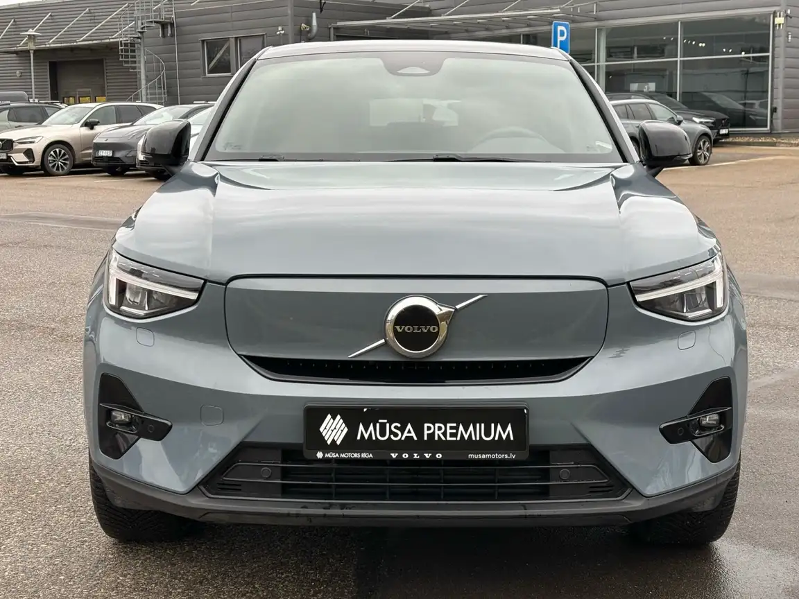 VOLVO C40