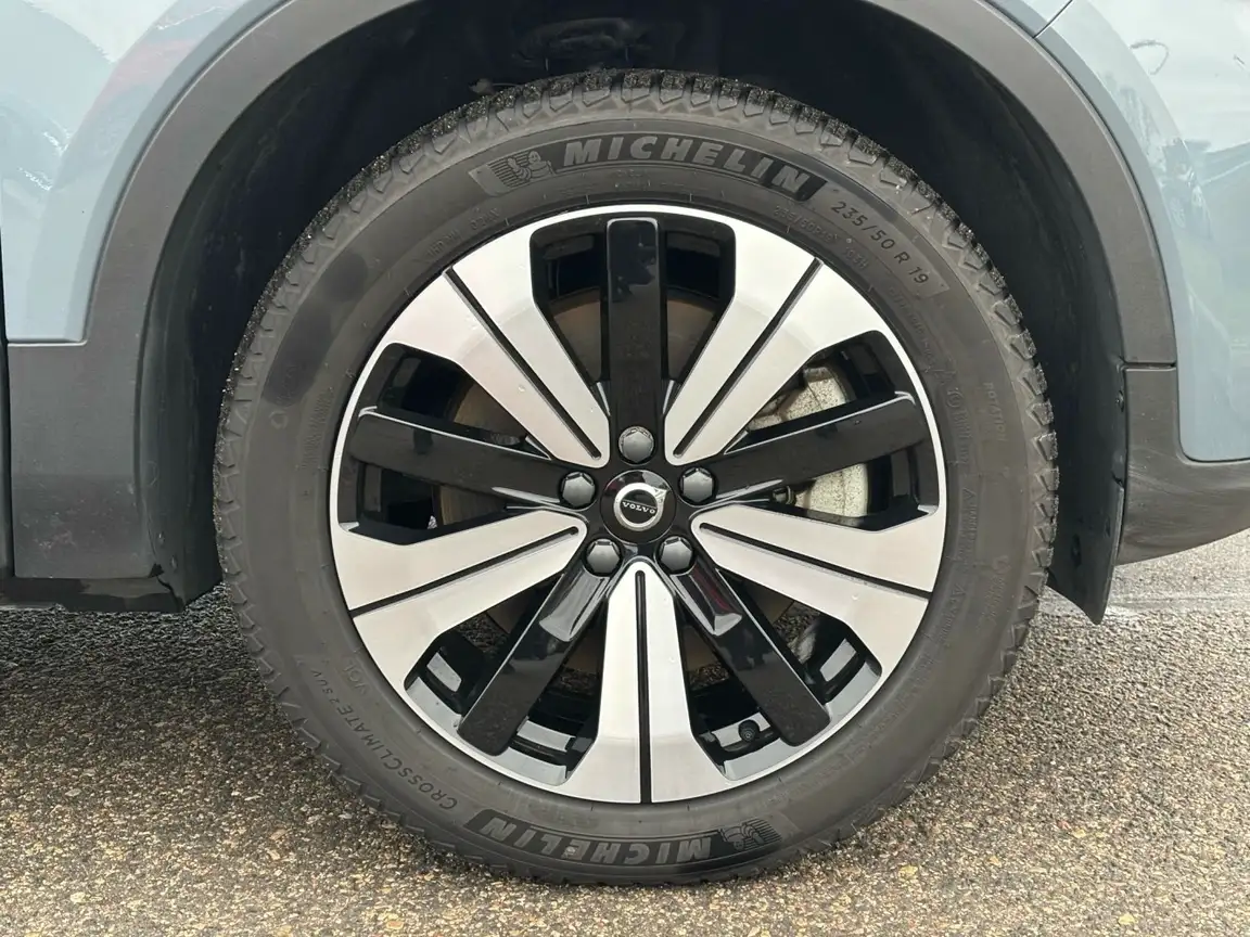 VOLVO C40