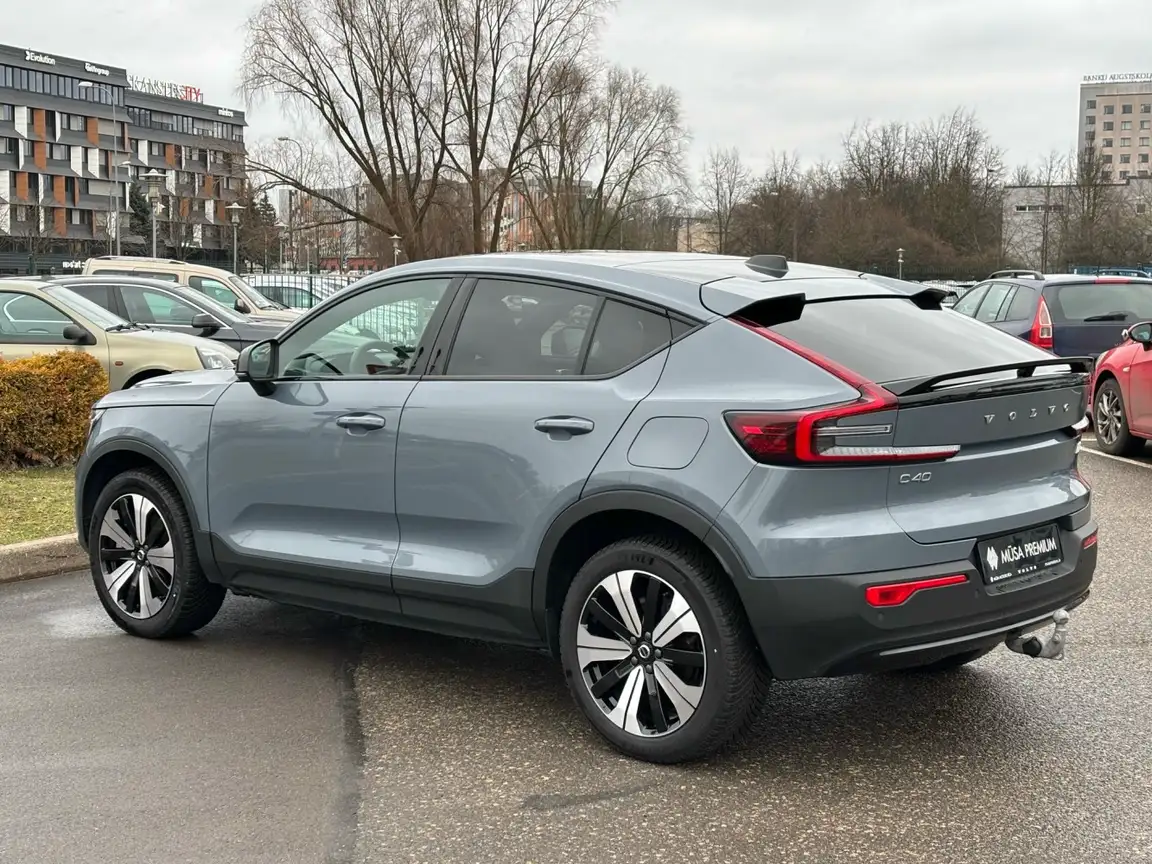 VOLVO C40