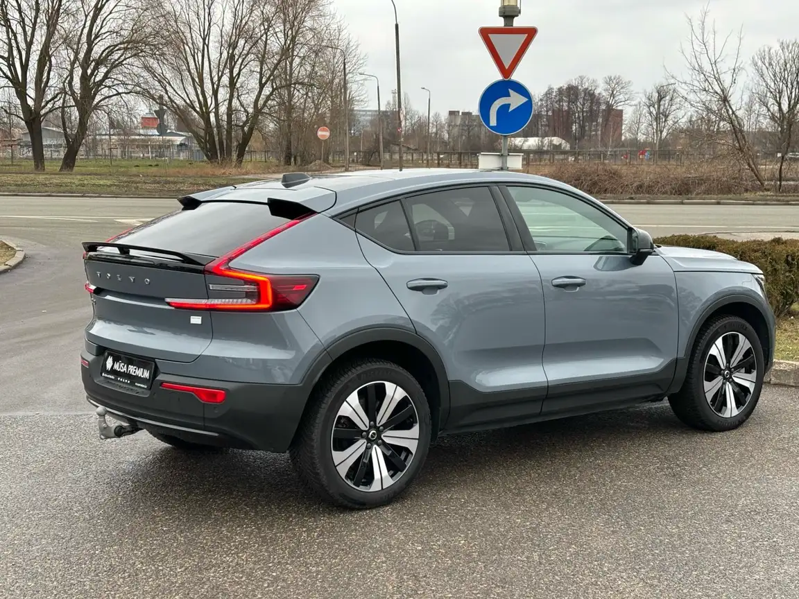 VOLVO C40