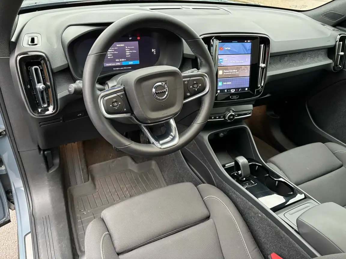 VOLVO C40