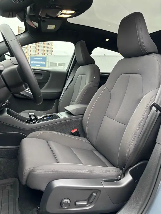 VOLVO C40