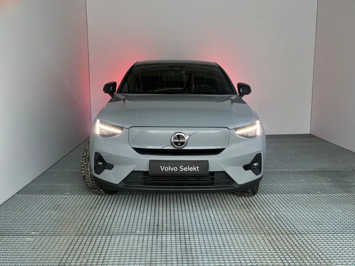 VOLVO C40