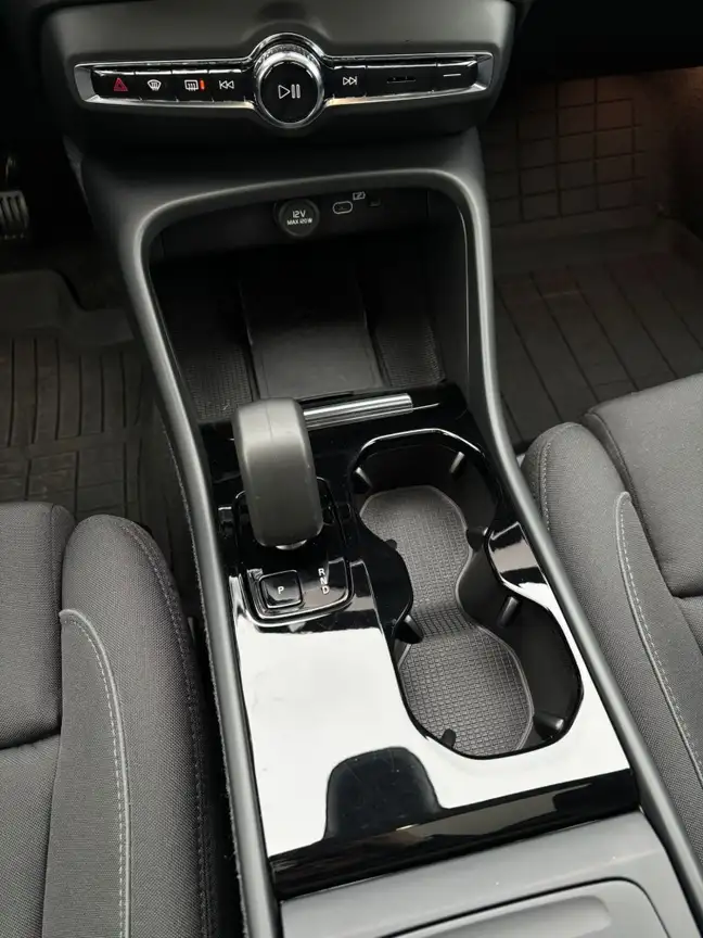 VOLVO C40