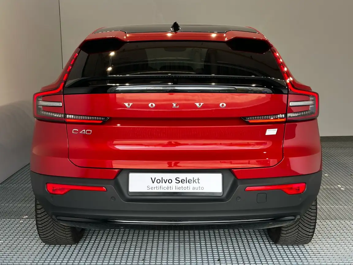 VOLVO C40