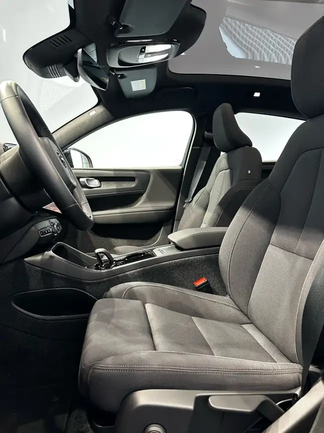 VOLVO C40