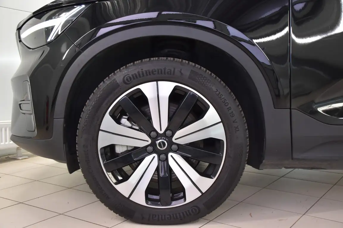 VOLVO C40
