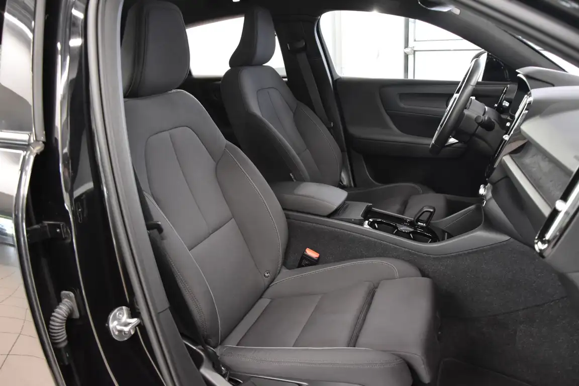 VOLVO C40