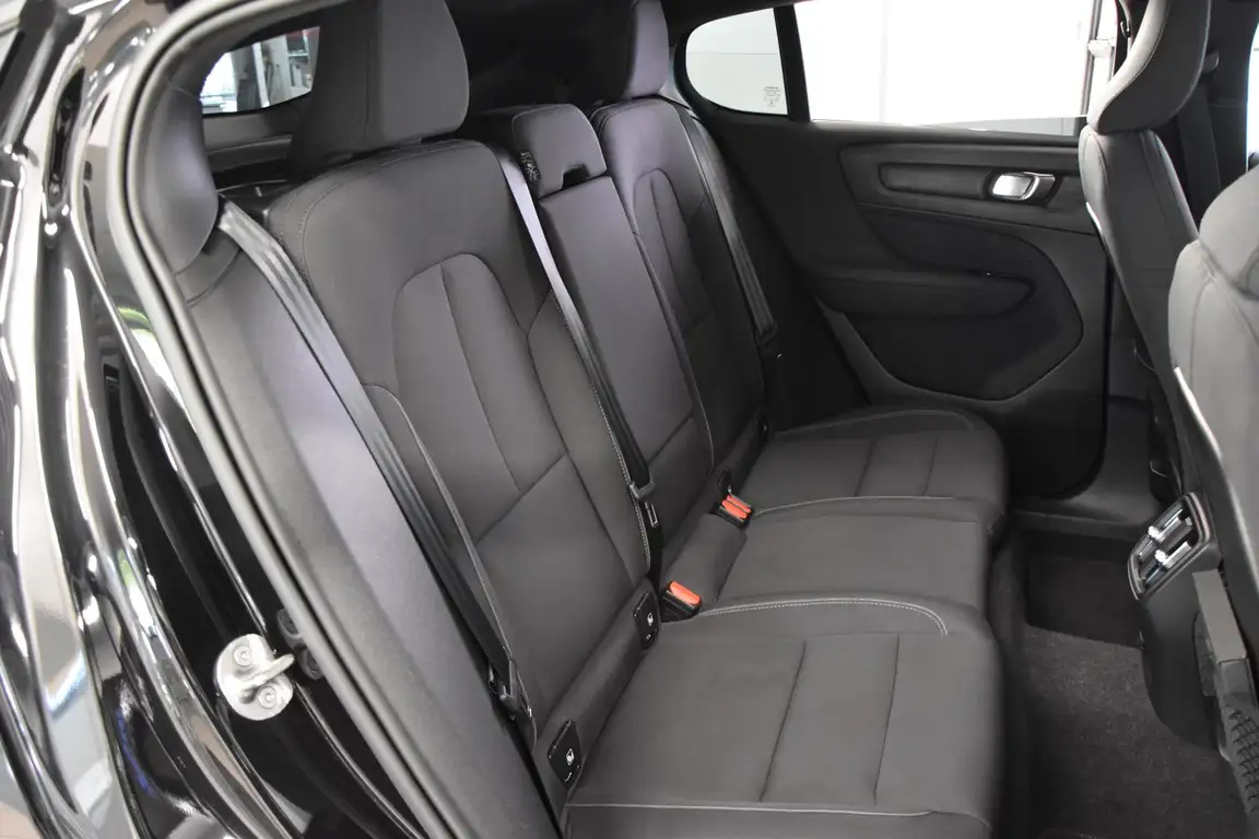 VOLVO C40