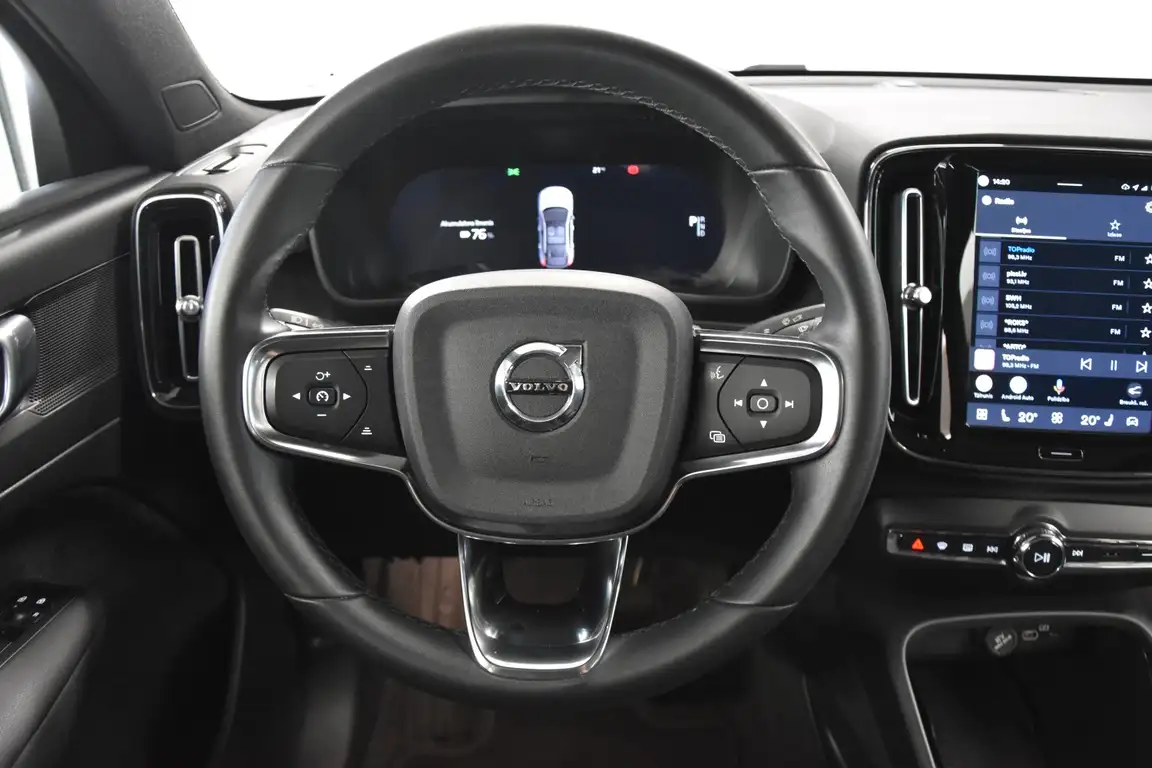 VOLVO C40