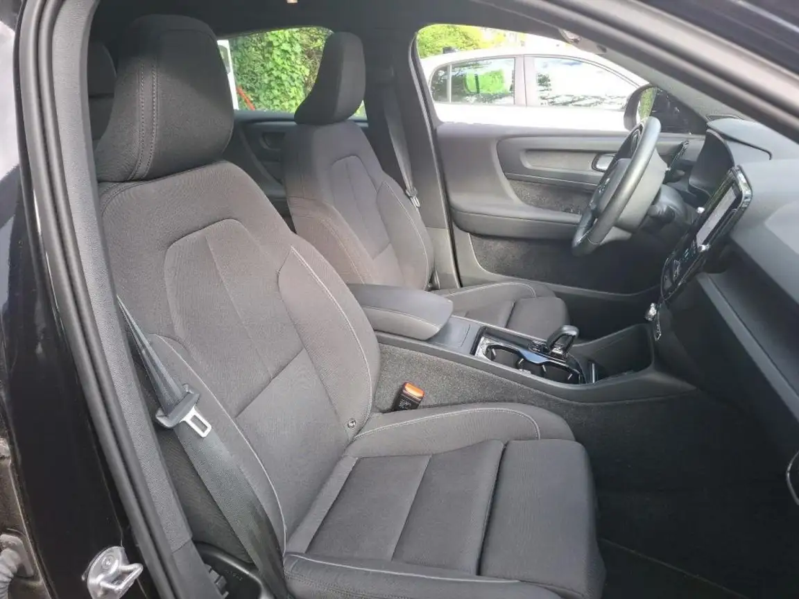 VOLVO C40