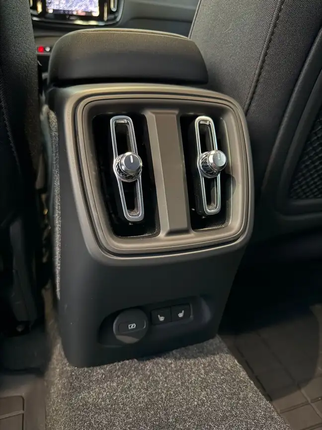 VOLVO C40