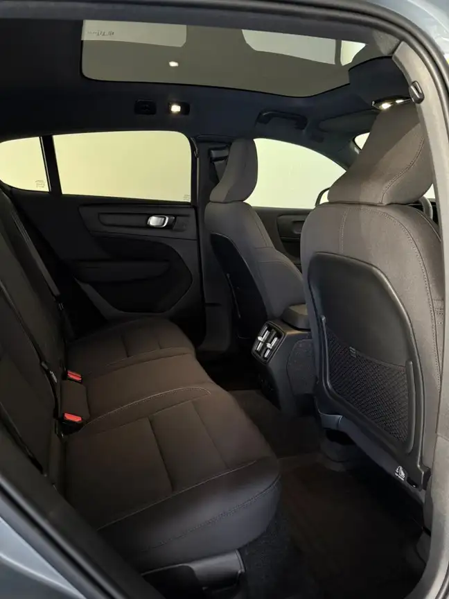 VOLVO C40
