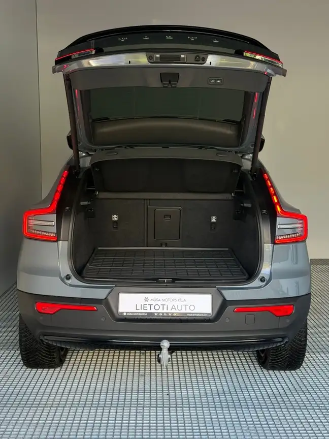 VOLVO C40